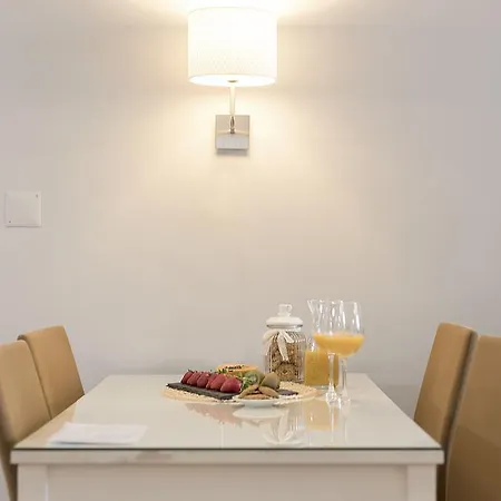 Le Petit Chateau Apartamento *